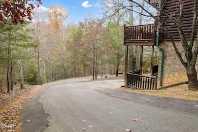 2920 Raven Fork Cir, Sevierville, TN 37876 - photo 6