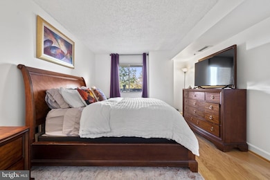 The Williamsburg unit 524, Arlington, VA 22201 - photo 2