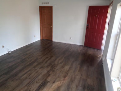 304 SE 44th Pkwy, Topeka, KS 66609 - photo 3