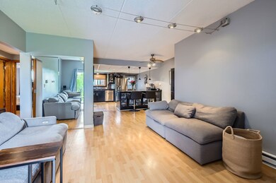 953 N Rohlwing Rd unit 201A, Addison, IL 60101 - photo 3