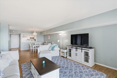 Seagate Colony unit 908, Virginia Beach, VA 23451 - photo 4