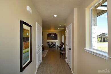 2581 NW Ivy Way, Redmond, OR 97756 - photo 3