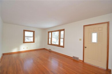 3606 SW 3rd St, Des Moines, IA 50315 - photo 2