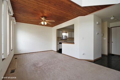 1911 Carousel Ct, Joliet, IL 60435 - photo 3