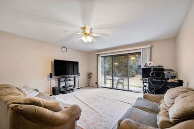 2630 Northampton Dr unit 11A1, Rolling Meadows, IL 60008 - photo 3
