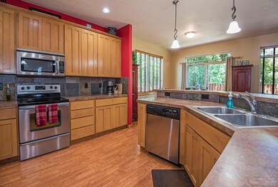 1443 NW Spruce Ct, Redmond, OR 97756 - photo 7