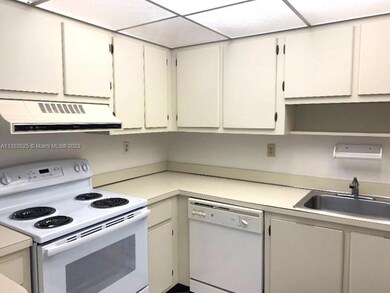 RANGE AND DISHWASHER IN KITCHEN