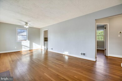 5023 Cushing Dr, Kensington, MD 20895 - photo 6