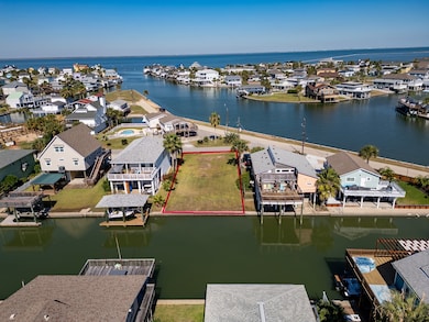 16605 Sandpiper Rd, Jamaica Beach, TX 77554 - photo 3