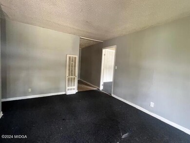 2469 Anthony Cir, Macon, GA 31206 - photo 2