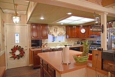 Entertain your friends and family in this large op