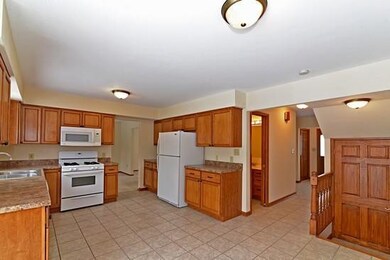 8627 Hanley Ln, Crown Point, IN 46307 - photo 5