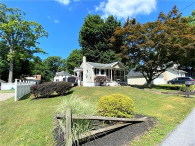 529 Oakwood St, Easton, PA 18045 - photo 4