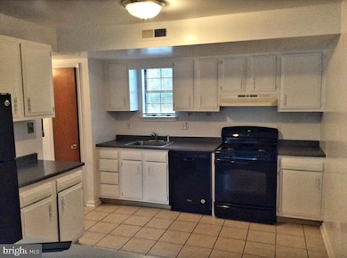 566 Pleasant Dr, Vineland, NJ 08360 - photo 2