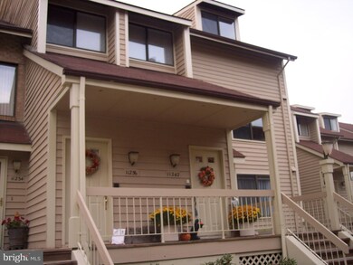 11242 Harbor Ct, Reston, VA 20191 - photo 3