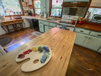 Idyllwild Cabin- Kitchen Island