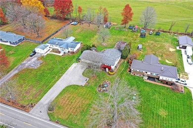 1049 Wilson Sharpsville Rd, Cortland, OH 44410 - photo 4