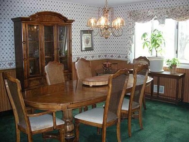 Dining Room You can almost smell the turkey and dr