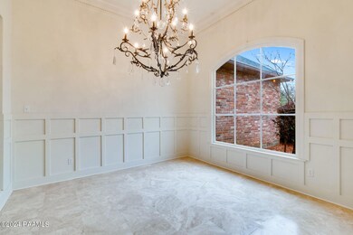 7-web-or-mls- 215 E Peck Blvd-3