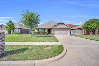 205 Baker Dr, Ennis, TX 75119 - photo 3
