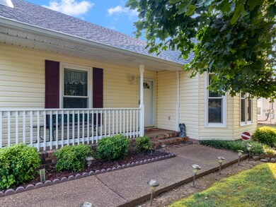 3002 Windsor Dr, Columbia, TN 38401 - photo 2