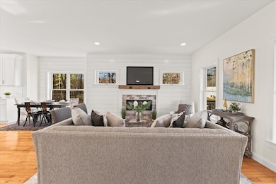 10 Matthew Cir, Easton, MA 02356 - photo 5