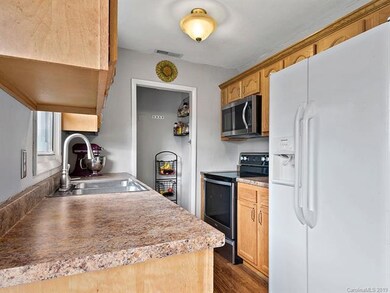 33 High Meadow Rd, Asheville, NC 28803 - photo 6