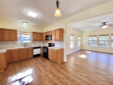 910 Tall Pines Dr, Magnolia, TX 77354 - photo 4