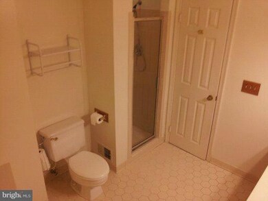 112 Gretna Green Ct unit XII-72, Alexandria, VA 22304 - photo 6