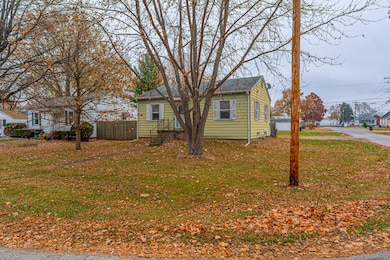 1204 N Ottawa St, Lincoln, IL 62656 - photo 2