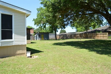 1308 Smith St, Waller, TX 77484 - photo 3