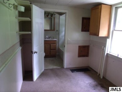 714 N Broad St, Adrian, MI 49221 - photo 5