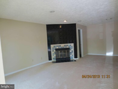 4171 Churchman Way unit 6-59, Woodbridge, VA 22192 - photo 3