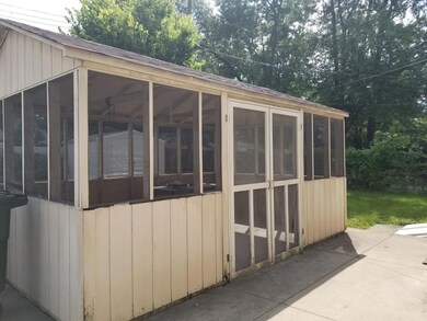 3319 Scottwood screened porch