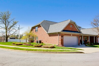 3217 Brittany Pointe Ln, Louisville, KY 40220 - photo 3