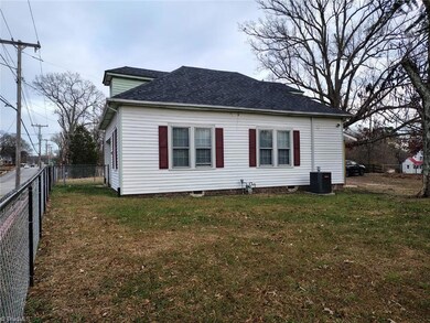 1414 E Green Dr, High Point, NC 27260 - photo 7