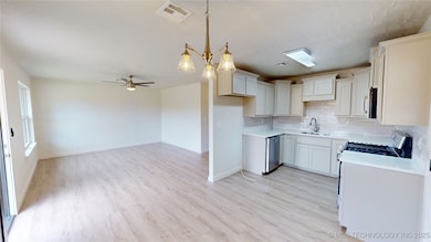 1300 Wolfe Ln, Ada, OK 74820 - photo 4