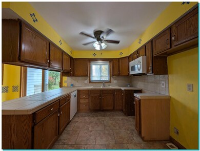 1014 cottonwood dr west bend wi 59035__1