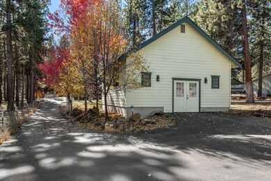 18861 Tuscarora Ln, Bend, OR 97702 - photo 2