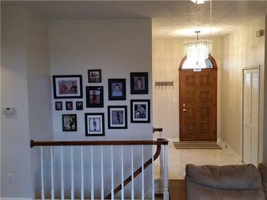 Entry/Foyer.