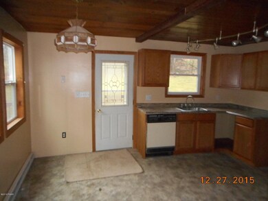 128 Tiger Lily Dr, Dingmans Ferry, PA 18328 - photo 5