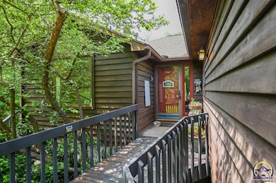 5135 SW 53rd St, Topeka, KS 66610 - photo 4