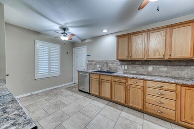 309 Casas Del Norte St, Granbury, TX 76049 - photo 7