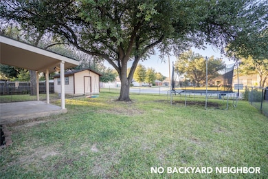 2102 Kent St, Taylor, TX 76574 - photo 3