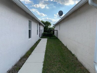 5684 Azalea Cir, West Palm Beach, FL 33415 - photo 2