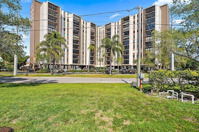 Paradise Island Towers unit 608, Treasure Island, FL 33706 - photo 2