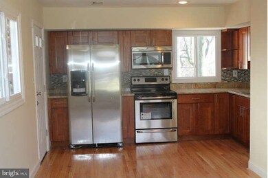 123 W Mill Ave, Capitol Heights, MD 20743 - photo 2