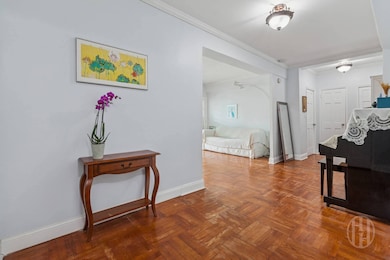 The Halsey House unit 6 Q, Rego Park, NY 11374 - photo 4