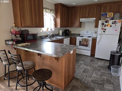 3609 Yogi Way, Eugene, OR 97404 - photo 4