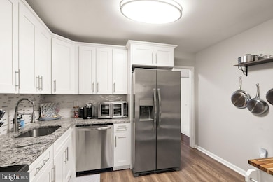 9728 Kingsbridge Dr unit 302, Fairfax, VA 22031 - photo 3